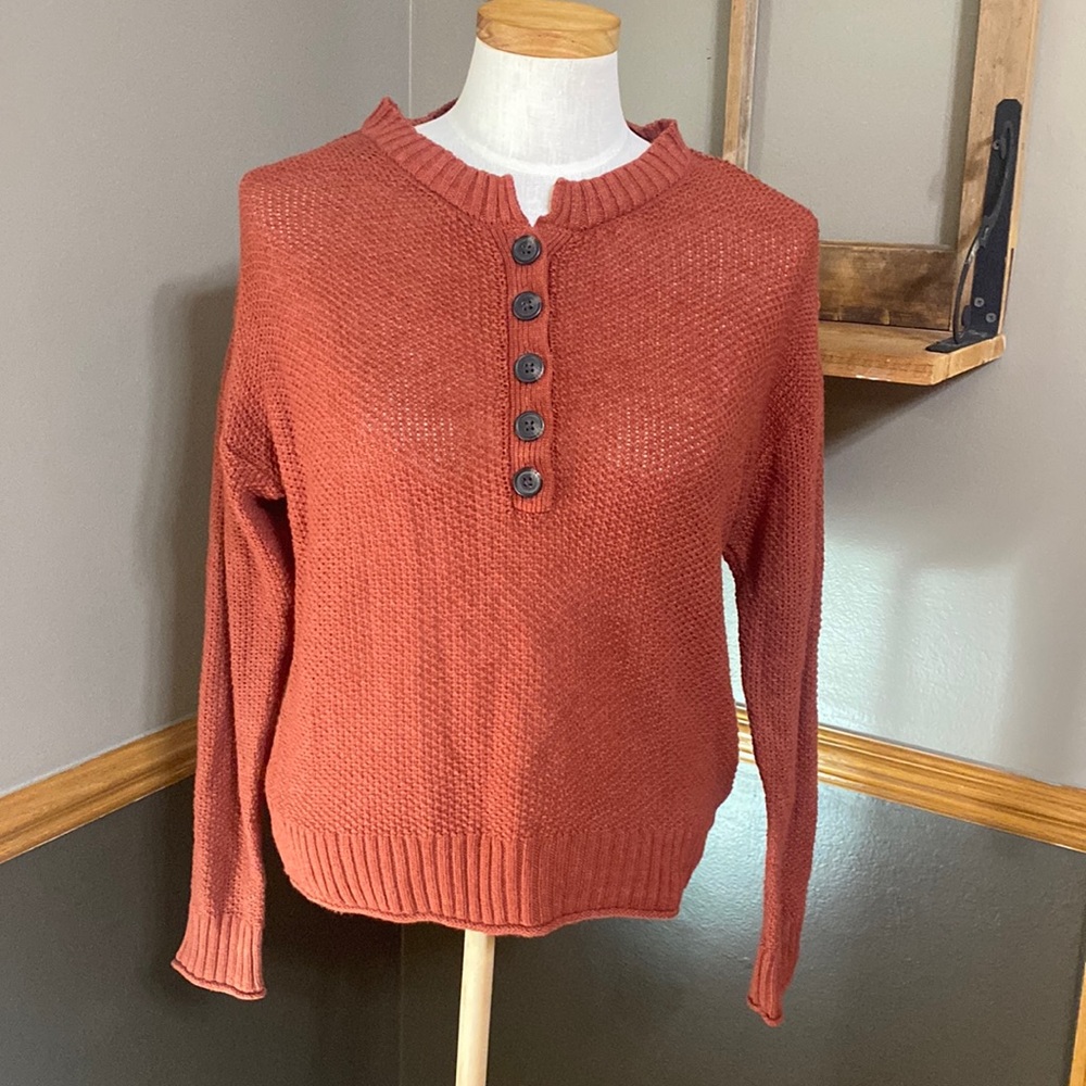 American Eagle rust orange crew neck sweater with decorative buttons size XS